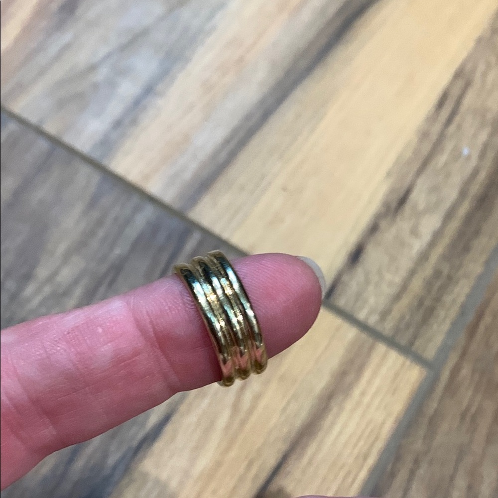 Gold plated wedding band silver .925 ring sz5, in very good condition